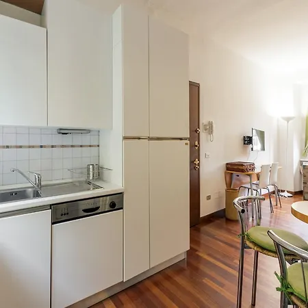 Modern Near Center